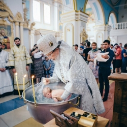 Крещение младенцев в день Крещения Руси