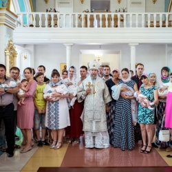 В день Крещения Руси владыка Анастасий совершил крещение младенцев