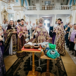В первый день Успенского поста митрополит совершил литургию