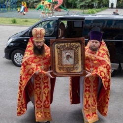 В собор прибыла чудотворная Казанская Жадовская икона