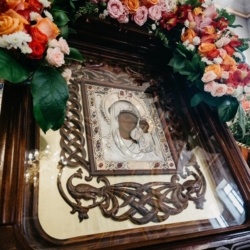 В собор прибудет чудотворная Казанская Жадовская икона