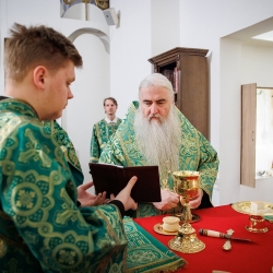 Божественная литургия в день памяти преподобного Никона Радонежского