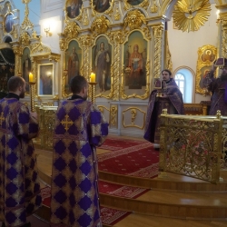День памяти великомученика Феодора Тирона, священномученика Ермогена, патриарха Московского и всея Руси