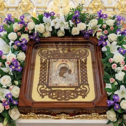 Крестный Ход с Казанской Жадовской иконой Божией Матери