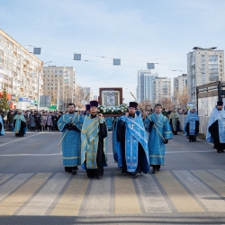 ПЕРВЫЙ КРЕСТНЫЙ ХОД В ДЕНЬ КАЗАНСКОЙ ИКОНЫ БОЖИЕЙ МАТЕРИ