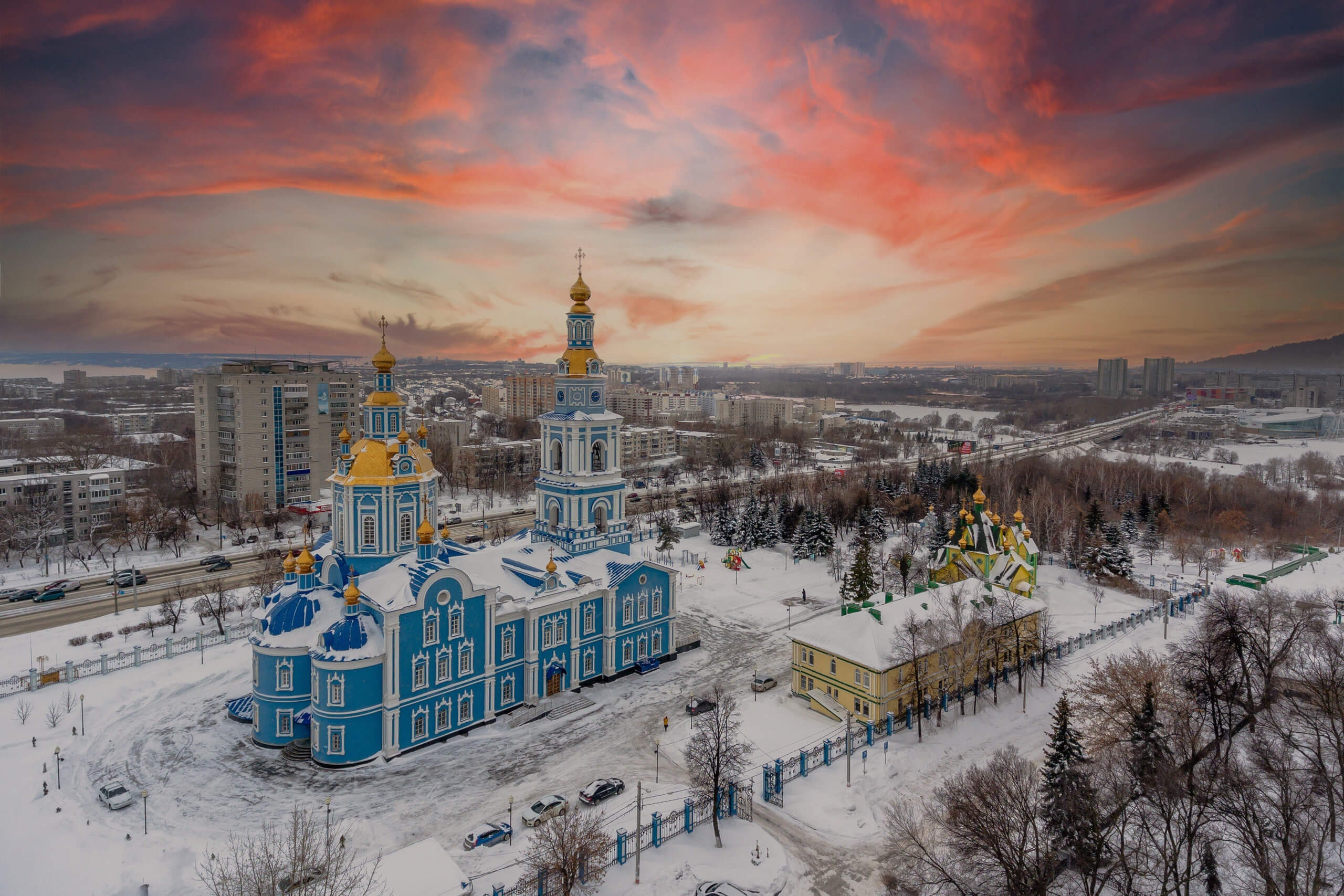 Церкви ульяновска фото. Храм Спасо Вознесенский Ульяновск. Церковь на 12 сентября Ульяновск.